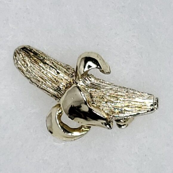 Vintage Goldtone Banana Brooch 1"x.5" - Picture 3 of 4